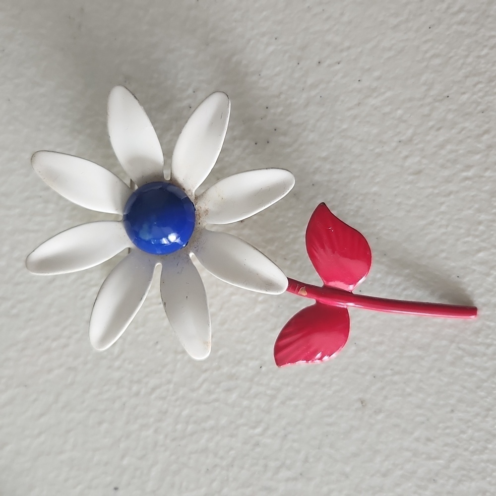 Red, white and blue vintage enamel flower brooch
